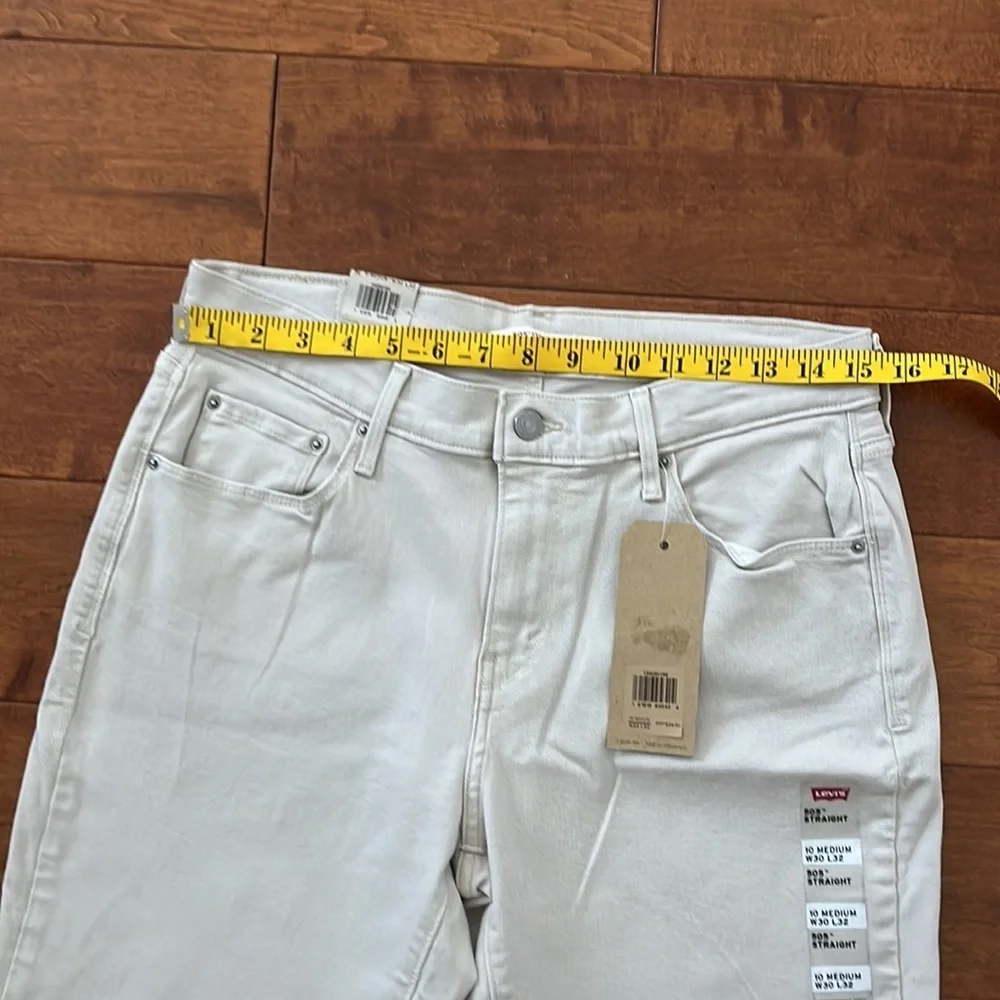 NWT Men Levi’s 505 Straight mid rise W30 L 32 khaki jeans